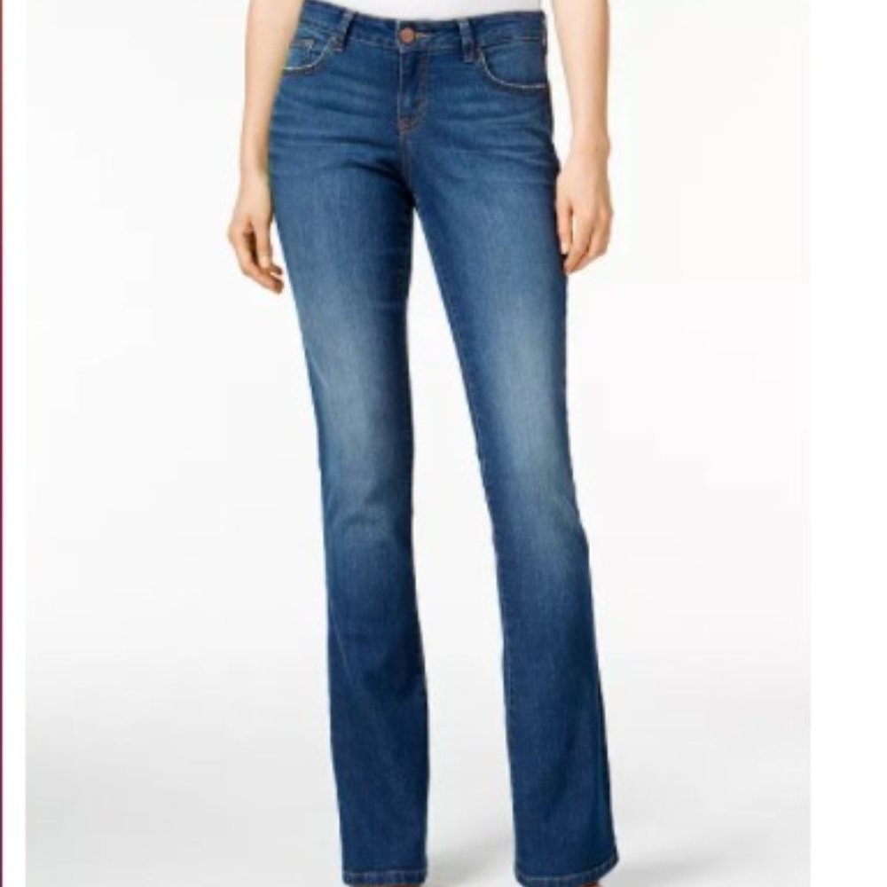 Style Co Curvy-Fit Modern Bootcut Low Rise Short Jeans Marine Wash
